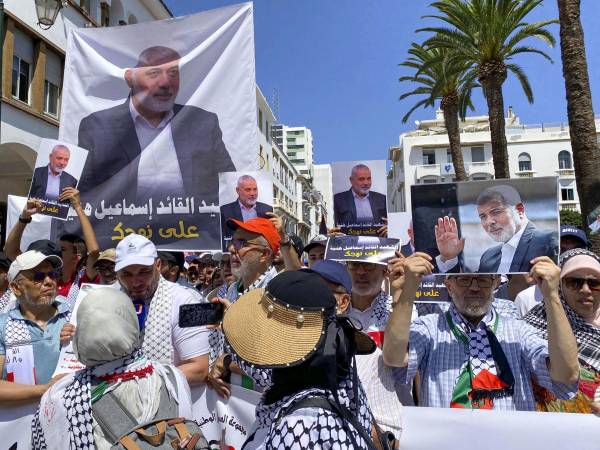 Alrededor de 4.000 personas se manifestaron este sábado en Rabat para protestar contra el asesinato en Teherán del jefe del buró político del movimiento islamista palestino Hamas, Ismail Haniyeh, y para pedir la ruptura de relaciones de Marruecos con Israel.