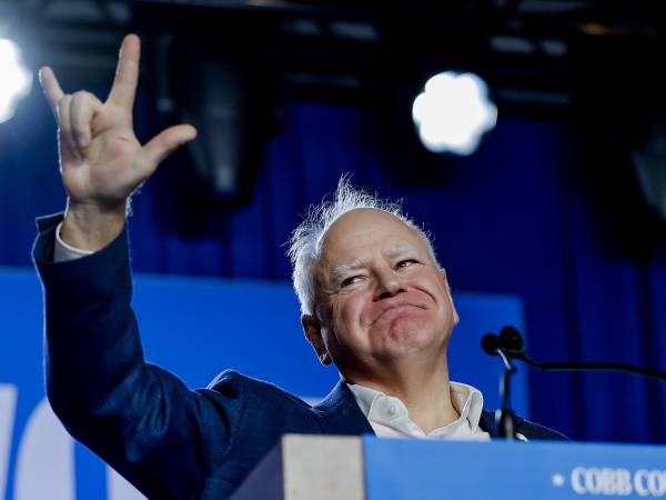 El gobernador de Minesota, Tim Walz.