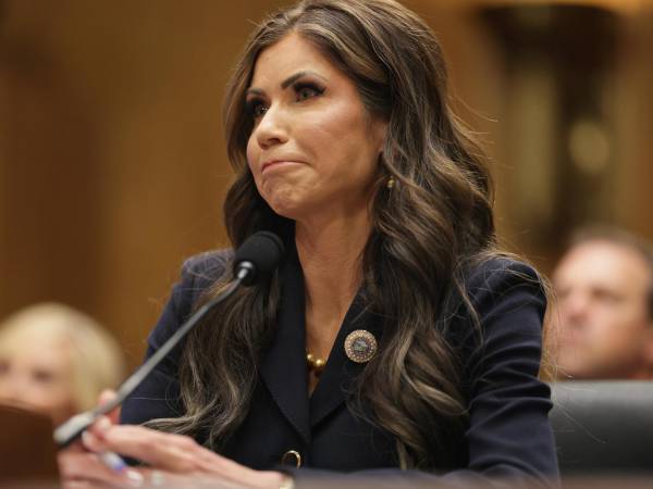 Fotografía de archivo de la secretaria de Seguridad Nacional de Estados Unidos, Kristi Noem, en Washington DC (EE.UU.). EFE/Allison Dinner