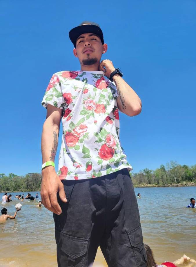 Los familiares cercanos de Óscar lo describieron como un hombre ejemplar, un padre amoroso y un esposo dedicado, cuya alegría y calidez llenaban los corazones de quienes lo rodeaban.