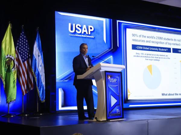 Ricardo Berckemeyer, cofundador de Cintana Alliance, dijo en el auditorio de la Torre Universitaria Jorge Emilio Jaar que todos los estudiantes de USAP tendrán acceso al modelo educativo, investigaciones y herramientas académicas que ofrece la Universidad Estatal de Arizona.