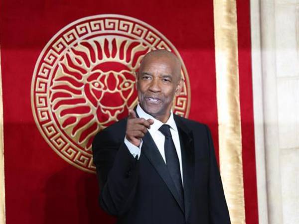 El ganador de dos premios Óscar por ‘Training Day’ (2002) y ‘Glory’ (1990) recibió el pasado sábado su licencia para ser ministro de la Iglesia de Dios en Cristo (COGIC, en inglés), la mayor congregación cristiana evangélica internacional de iglesias pentecostales donde predominan las personas negras de Estados Unidos.