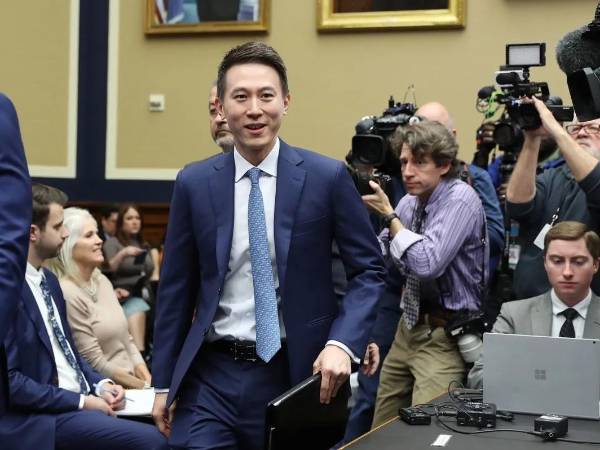 El consejero delegado de TikTok, Shou Zi Chew, asistirá junto a los magnates de la tecnología a la investidura.