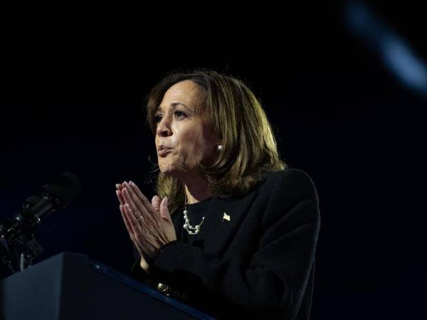 La vicepresidenta estadounidense y candidata demócrata a la Casa Blanca, Kamala Harris, este lunes en un mitin en Filadelfia, Estados Unidos.