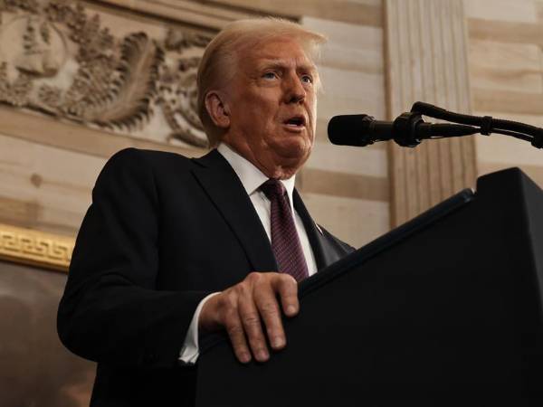 El presidente de Estados Unidos, Donald Trump, prometió este lunes durante su discurso de investidura renombrar el ‘golfo de México’ como ‘golfo de América’ y “retomar” el Canal de Panamá, reiterando así algo que ya adelantó desde que ganó las elecciones en noviembre pasado.