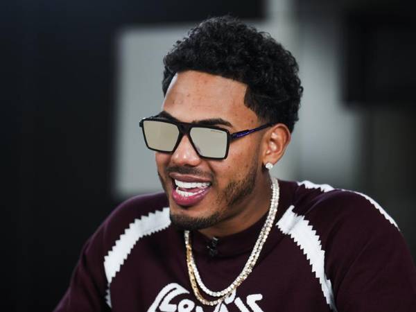 El artista urbano puertorriqueño Myke Towers.