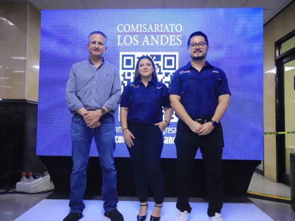 Gerencia: Elías Burbara, Tatiana Rivera y Johnny Leiva