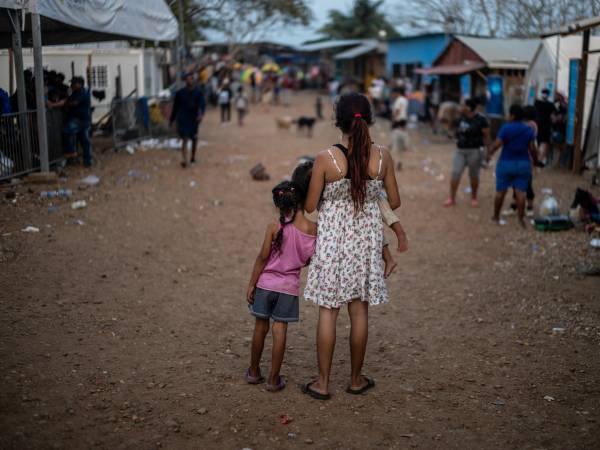 Una mujer de Venezuela que dijo haber sido víctima de violencia sexual en el lado panameño del Tapón del Darién.