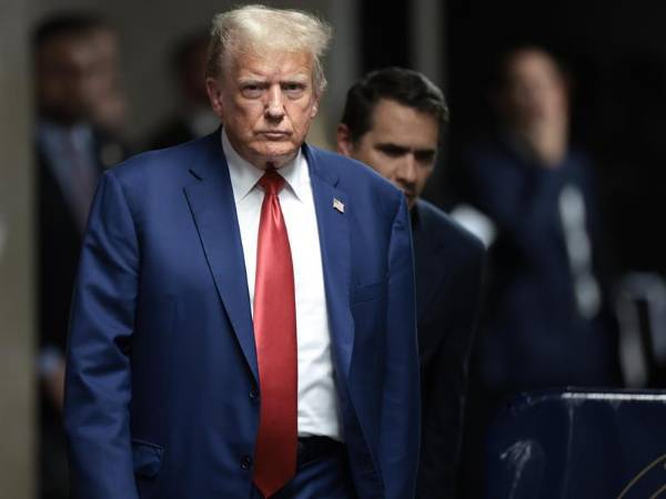 El expresidente de Estados Unidos Donald Trump crítica al presidente Joe Biden de no estar capacitado para gobernar.