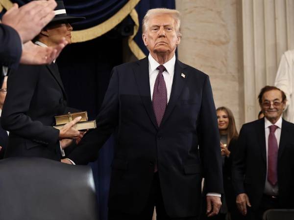 Trump vuelve al poder con una agenda cargada de polémicas políticas.