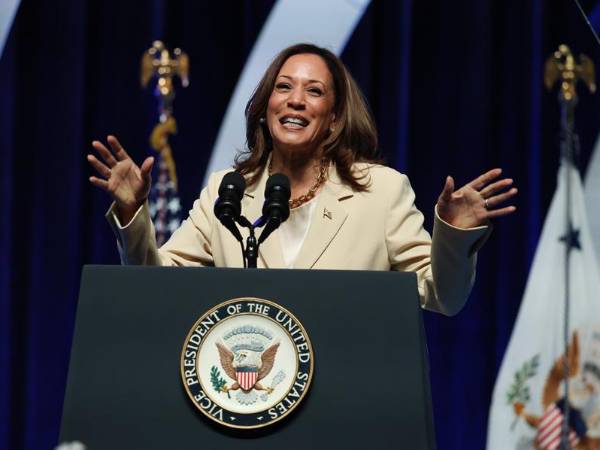 La vicepresidenta Kamala Harris habla durante el almuerzo de Justicia Social de Boule en el Zeta Phi Beta 2024 Grand Boule en Indianápolis, Indiana, Estados Unidos, 24 de julio de 2024.
