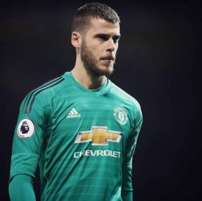 Solskjaer, técnico del Manchester United, se mostró confiado en que David de Gea firmará próximamente un contrato de larga duración con el club. 'He dicho muchas veces lo afortunado que soy por tenerlo en la portería, así que esperamos que se quede aquí por muchos años', indicó