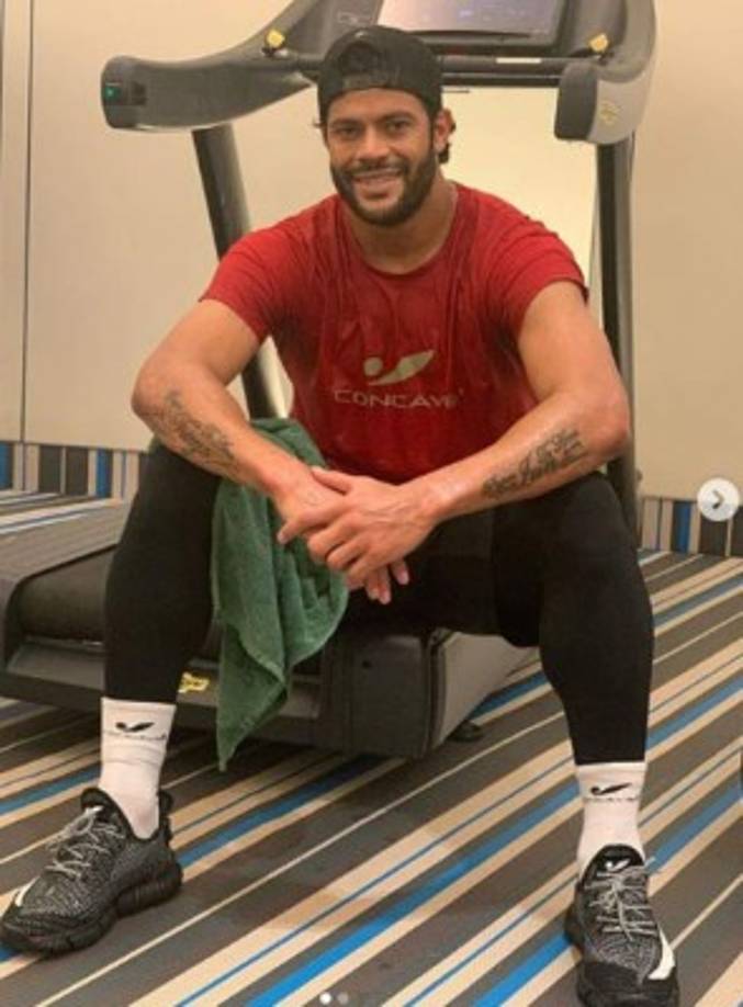 Tras la noticia, desde el entorno del futbolista brasileño han mandado un comunicado en el que se detalla la situación: 'Este sábado, Hulk llamó por teléfono a los padres y al hermano de Camila para comentarles todo acerca de su relación con ella', informaron.