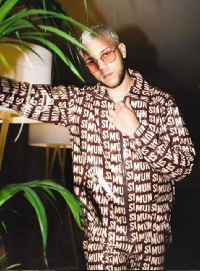 El cantante de reguetón Jhay Cortez de 26 años entró en la competencia a elección de People.