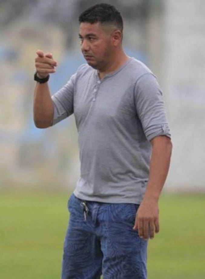 Roberto Padilla: Comandará el nuevo proyecto de la Liga de Ascenso que se llama Atlético Santa Cruz, equipo que adquirió los derechos del Atlético Limeño.