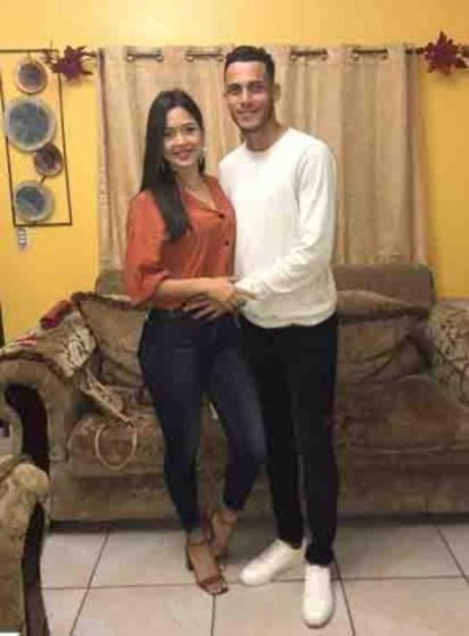 Ángel Tejeda: El delantero del Real España conquistó el corazón de esta hermosa chica, ella es Andrea Núñez.