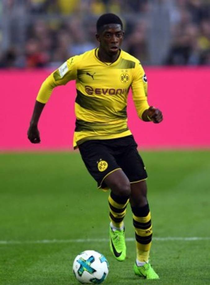 El FC Barcelona ya ha elegido al sustituto ideal de Neymar para su plantilla de la temporada que está a punto de comenzar, ese es Ousmane Dembélé, actual futbolista del Borussia Dortmund. El conjunto alemán sigue estando cerrado a negociar por su jugador pero el equipo azulgrana se muestra muy optimista con su contratación tal y como publica MundoDeportivo. El Barça lanzó su primera oferta por Dembélé. De momento se desconoce la cantidad que el conjunto catalán habría ofrecido a los alemanes por el extremo francés, pero lo que está claro es que ya han iniciado contactos por él.