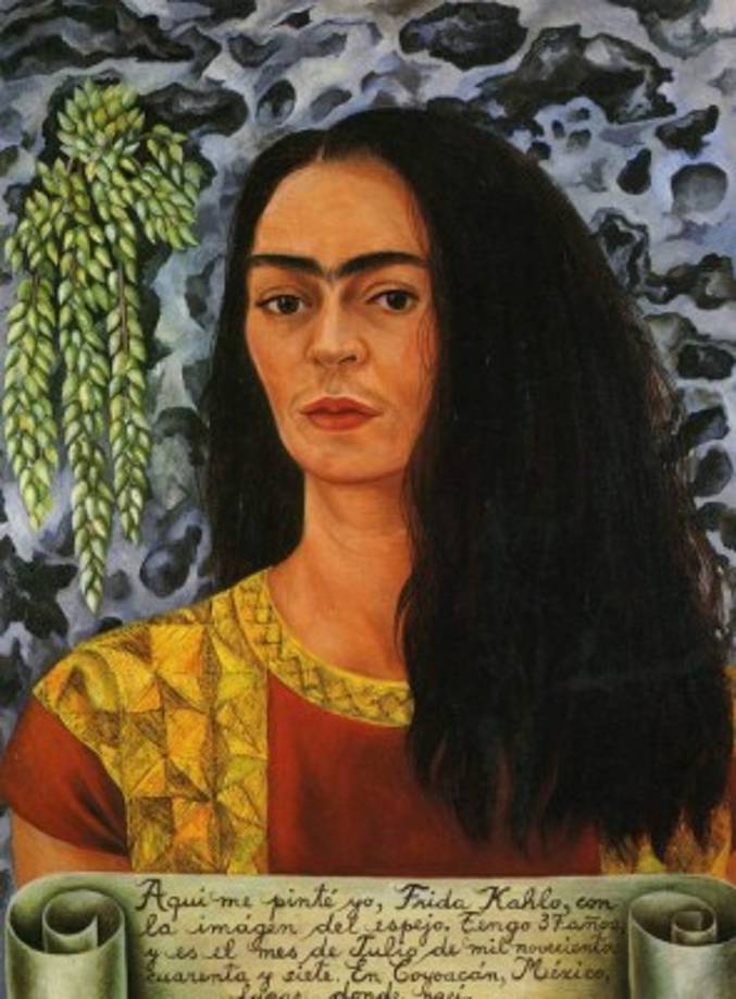 2. 'Autorretrato con el pelo suelto'- 'Aquí me pinté yo, Frida Kahlo, con mi reflejo en el espejo. Tengo 37 años y es Julio de 1947. En Coyoacán, México, el sitio en donde nací', reza una banda en la parte inferior de la pintura. Es sin duda una obra en la que busca reforzar su identidad, como lo indica su presencia en primer plano y la mención de su lugar de nacimiento. <br/><br/>Pocas veces Frida se pintó de manera que se pudiera apreciar su cabellera, pero al hacerlo en este autorretrato sabemos que buscó agradar a Diego, quien adoraba su pelo largo y abundante.<br/>