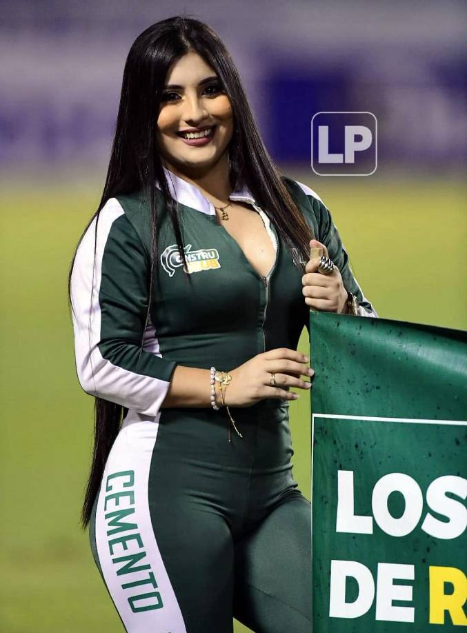 Guapas y sexys edecanes robaron miradas en el juego Marathón-Victoria en el estadio Olímpico.