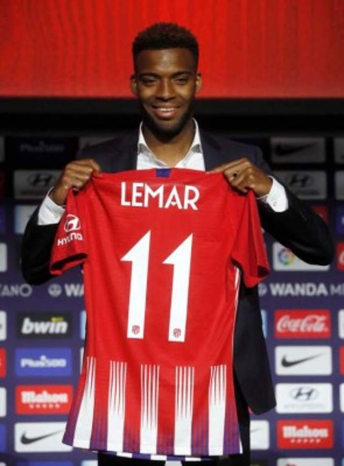 Thomas Lemar, a sus 22 años, es uno de los jugadores más codiciados del continente por su calidad y por su juventud. Equipos como el Barcelona o el Arsenal estaban también interesados, pero llegaron tarde. El Atlético viene siguiéndolo desde hace un par de temporadas y para la siguiente había decidido lanzarse a por él para dotar a Simeone de velocidad, imaginación y desborde. Esta temporada registró 3 goles y 10 asistencias con el Monaco.