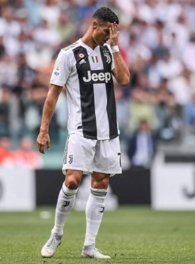 Cristiano Ronaldo la pasaba mal en el primer tiempo, pero en el complemento despertó por fin. Foto AFP