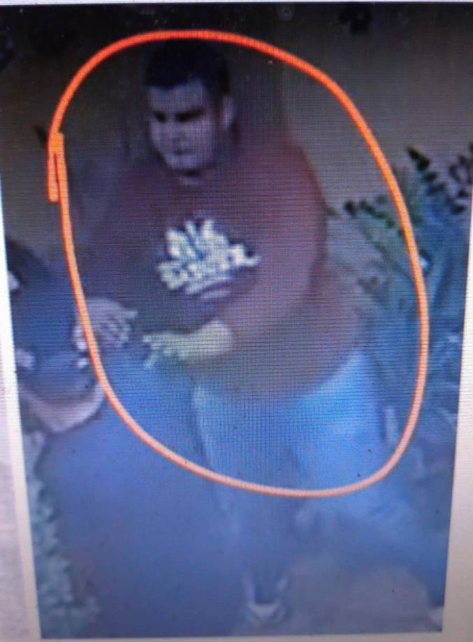 Esta es una toma del video de seguridad de la vivienda. En ella se puede observar a Miguel Matute.