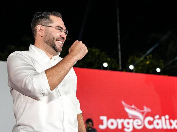 El <b>precandidato presidencial</b> del <b>Partido Liberal</b>, Jorge Cálix, utilizó sus redes sociales para pronunciarse sobre un reciente incidente en <b>Catacamas, Olancho</b>, donde un grupo de hombres armados intentó enfrentarse a la Policía.
