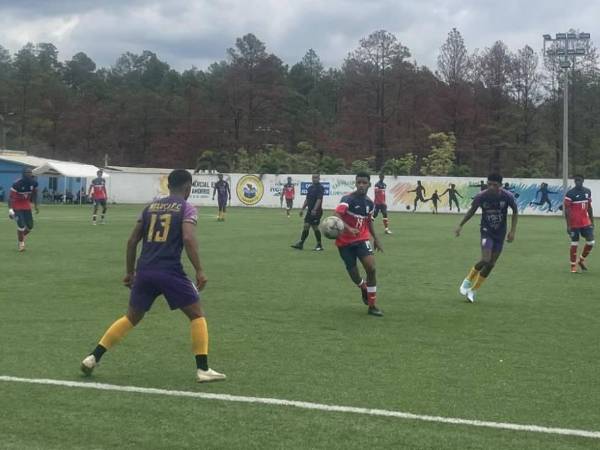 La Selección de Cuba cayó en su debut ante Honduras por 3-1 en el Estadio Nacional Chelato Uclés.