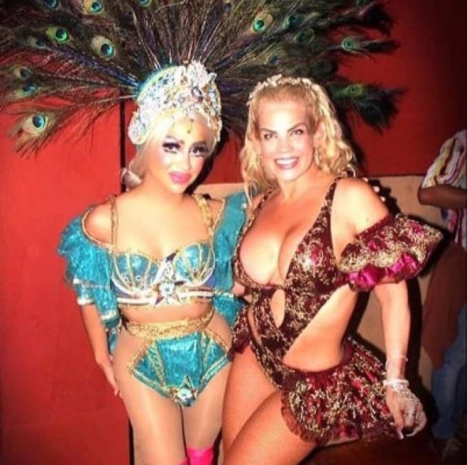 Cuando se le preguntó que famosas le atraen afirmó que de ser lesbiana iría tras Angeline Jolie, Yolanda Andrade y Maribel Guardia.<br/>