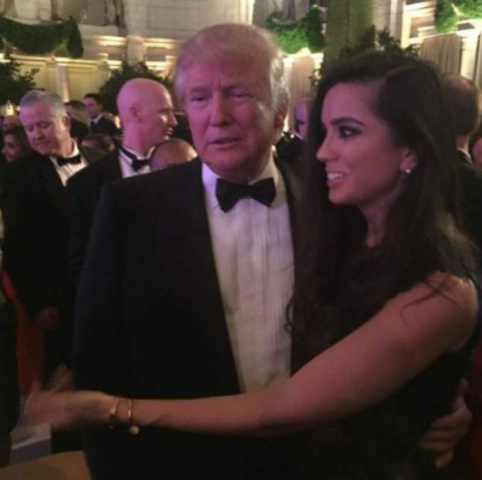 Adams también ha presumido en su cuenta de Instagram su presencia en importantes reuniones políticas, como este encuentro con el presidente estadounidense Donald Trump en un evento en Washington D.C.