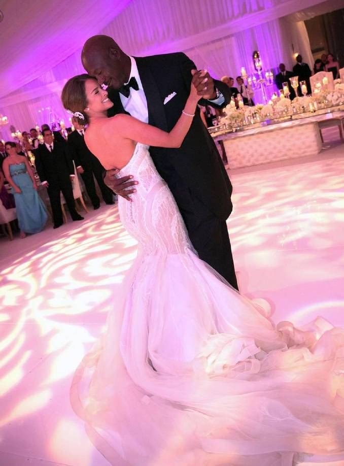 A la boda, asistieron destacadas e importantes figuras como es el caso de Tiger Woods y Robin Thicke; lo que nos da una idea del nivel que tuvo esta fiesta.