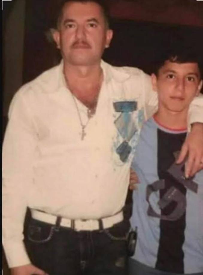 Su cercanía al mundo del narcotráfico no está ligada solo a los Guzmán, sino que la Unidad de Inteligencia Financiera (UIF) dio a conocer en 2015 que se presume que es hija de Raúl Meza Ontiveros, alias el M-6, un lugarteniente operador de Ismael <i>El Mayo </i>Zambada, que fue asesinado durante un tiroteo en Culiacán durante la Guerra contra el Narco en 2007.