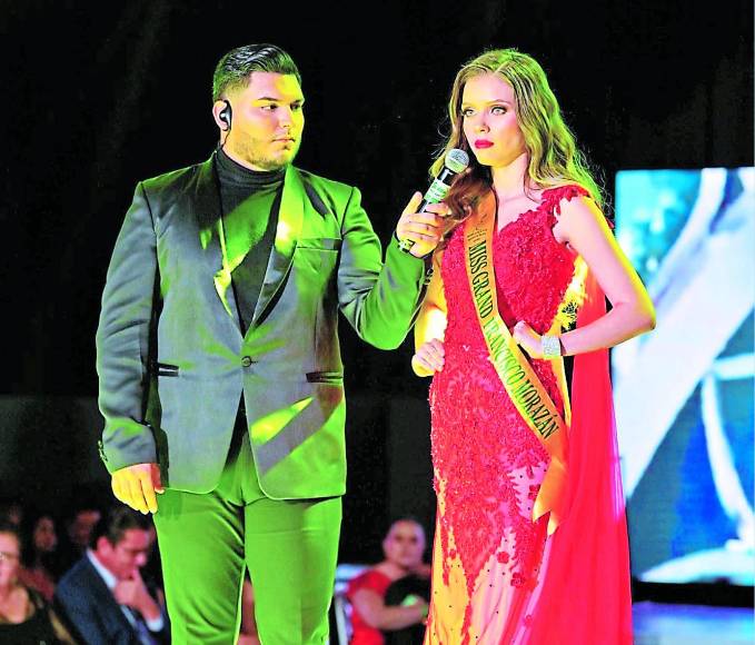 En su discurso de presentación, Cecilia abogó por un alto a la violencia de género y por el empoderamiento de la mujer frente a sociedades modernas. La capitalina, de 1.74 metros de altura, recibió la corona de manos de Britthany Marroquín, quien ha ostentado el título de Miss Grand Honduras durante el último año. Hasta el último momento, Cecilia García estuvo muy igualada con la Miss Grand Intibucá. 