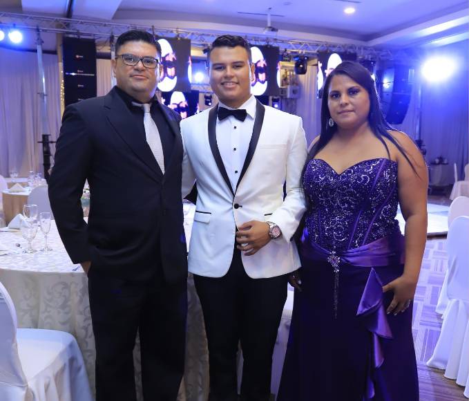 Mario Mármol, David Mármol y Rosany Nuñez