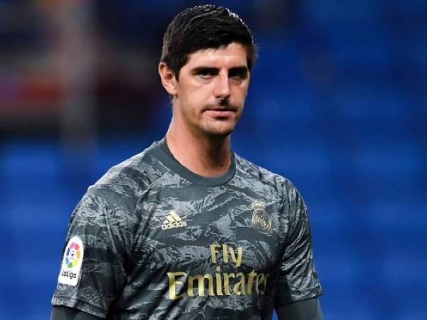 Courtois sufrió en agosto del año pasado la rotura del ligamento cruzado de la rodilla izquierda y en marzo tuvo un desgarro del menisco, lo que le ha hecho perderse casi toda la temporada.