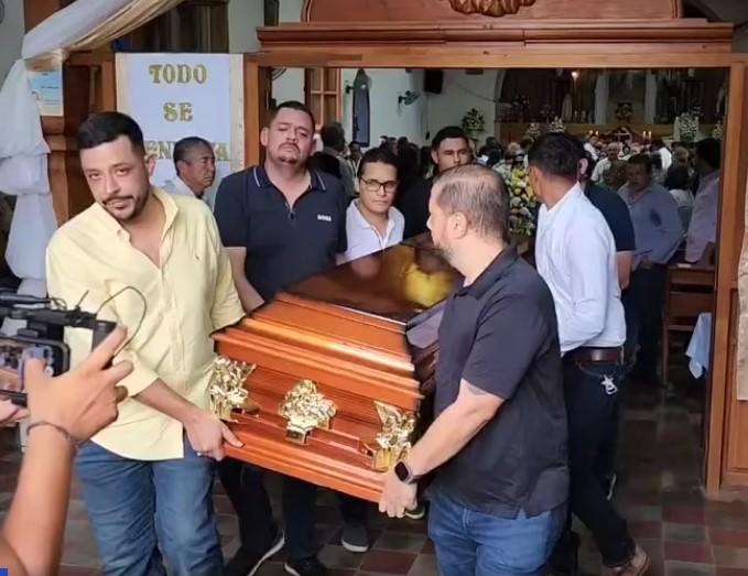 “Perdí a mis padres de la misma forma”: conmovedor relato de la novia de Mario Cálix