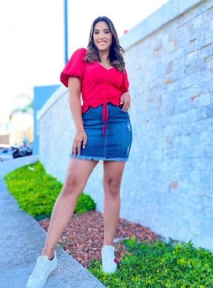 Uno de sus seguidores le preguntó '¿Cuál era la parte de su cuerpo que no le gustaba?'. La guapa Carolina no tuvo problema en responder la interrogante.