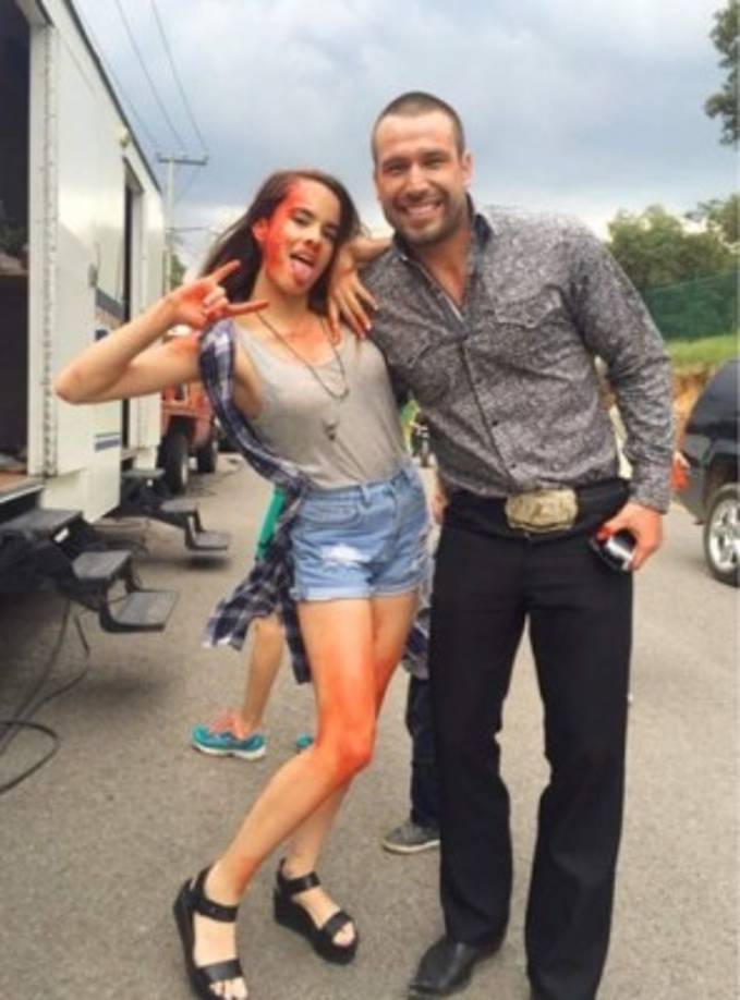 'La casa productora me hizo llegar los libretos autorizados del proyecto, para así poder formalizar mi participación. Después de leerlos me di cuenta de que el panorama planteado en los libretos finales para el personaje que interpretaría no solo no coincidían, sino habían cambiado completamente del primer panorama que se me planteó en los libretos del piloto que grabé”, dijo Montes.<br/>