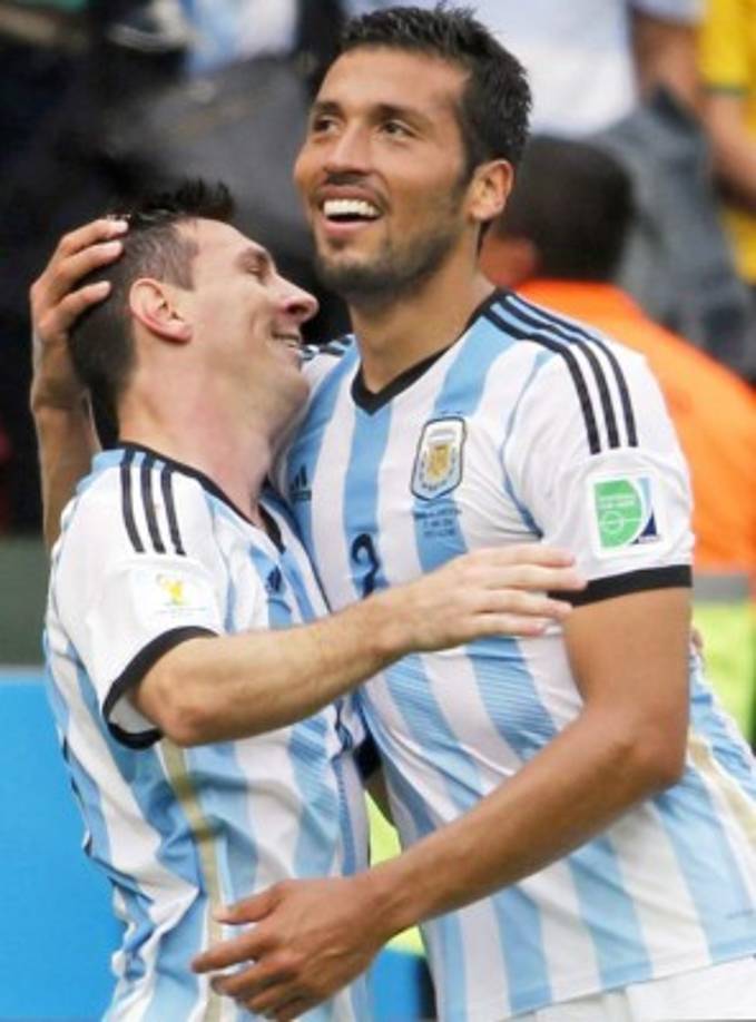 Ezequiel Garay, ex jugador argentino del Real Madrid, manifestó tras un partido del Mundial de Brasil 2014: 'Es el mejor del mundo y no necesita demostrarlo. Pero su juego es increíble, las cosas que hace y que solamente le salen a él. Cuando Leo agarra el balón, uno ya sabe que algo grande va a pasar...'.