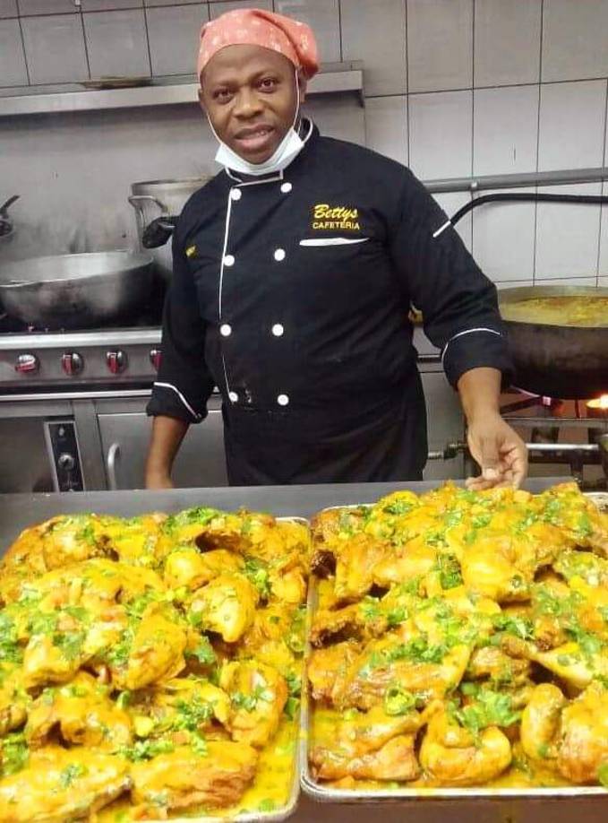 “Comencé con un pollo y dos libras de carne, a veces las vendíamos y otros días me tocaba comérmelas con mi esposa”, contó en entrevista con La Prensa.