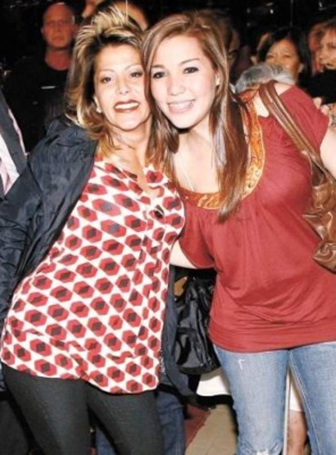 Mientras estaba embarazada Alejandra escribió una hermosa canción para su hija. 'Yo te esperaba' con la cual inmortalizó las sensaciones que le dejó el convertirse en madre.