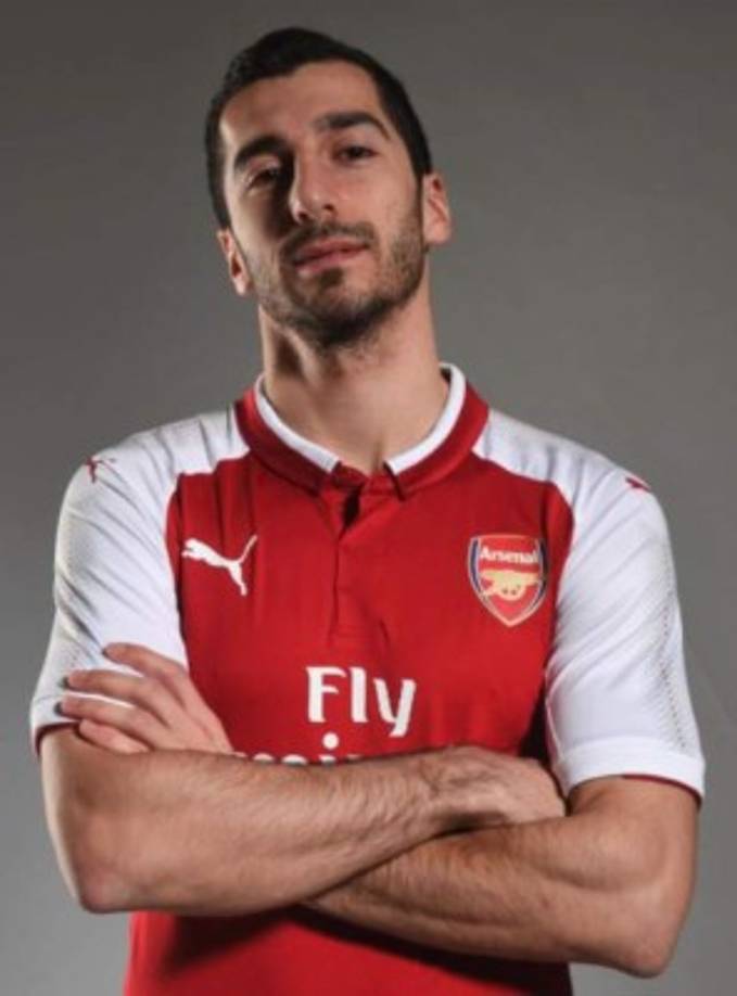El Arsenal ha oficializado el fichaje del media punta armenio Herinkh Mkhitaryan procedente del Manchester United con un contrato 'de larga duración'. Llega al club del norte de Londres como parte del trueque que envió al chileno Alexis Sánchez al equipo de Old Trafford.