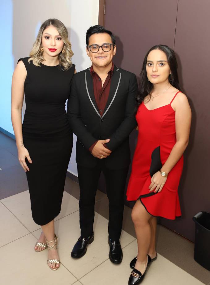 Keissy Zumbado, Andrés Orellana y Jimena Orellana