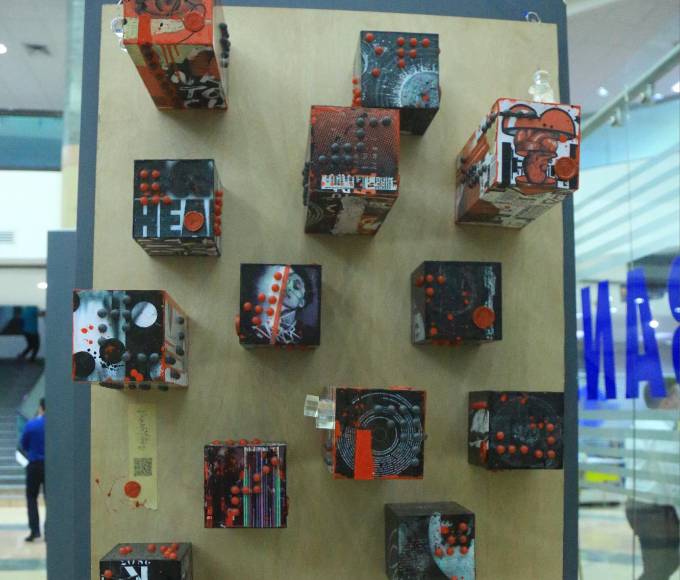 Esta obra de Pamela Letona fue una de las llamativas del evento. 