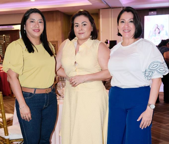 Oneyda Puentes, Sandra<br />Maldonado y Loida López