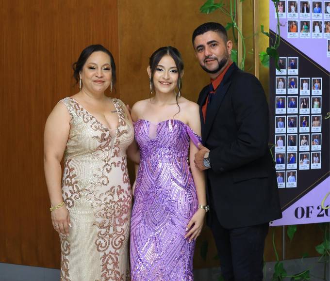 Nidia Salgado, Andrea Flores y Francisco Salinas