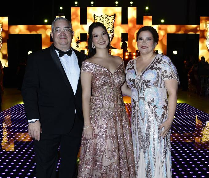 Mauricio Lamelas, Adriana Lamelas y Ana María Reyes