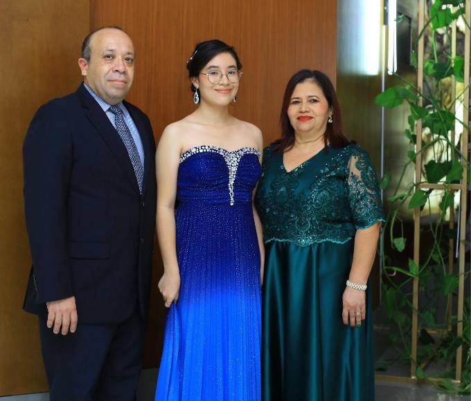 Jorge Merlo, Belén Merlo y Elizabeth Chávez