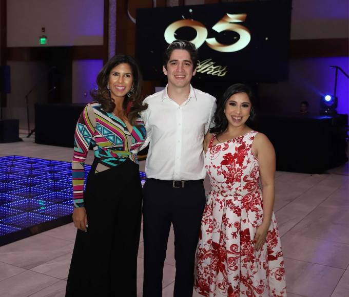 Maríaleonela Cerda, Francisco Reyna y Florencia Torres