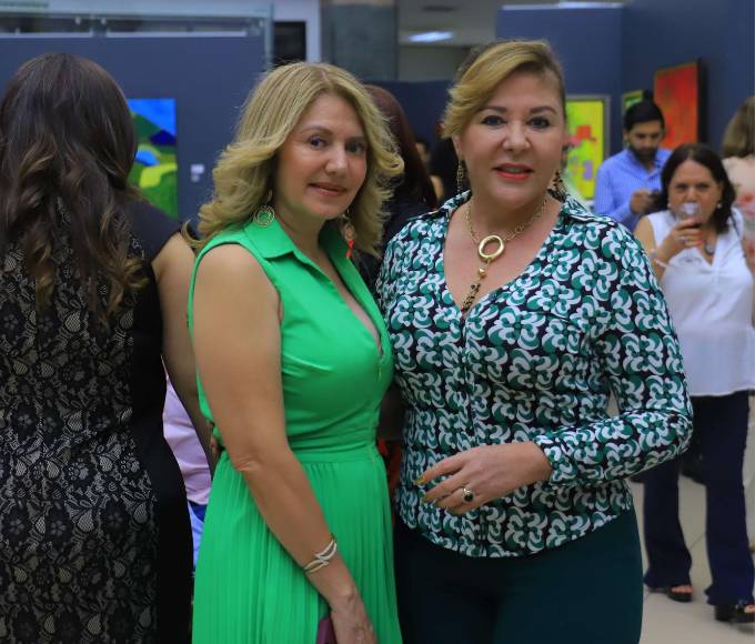 Alicia de Gao y Ruth Rápalo